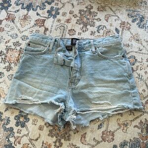 Urban Outfitters Girlfriend High-Rise shorts BDG light wash jean distressed